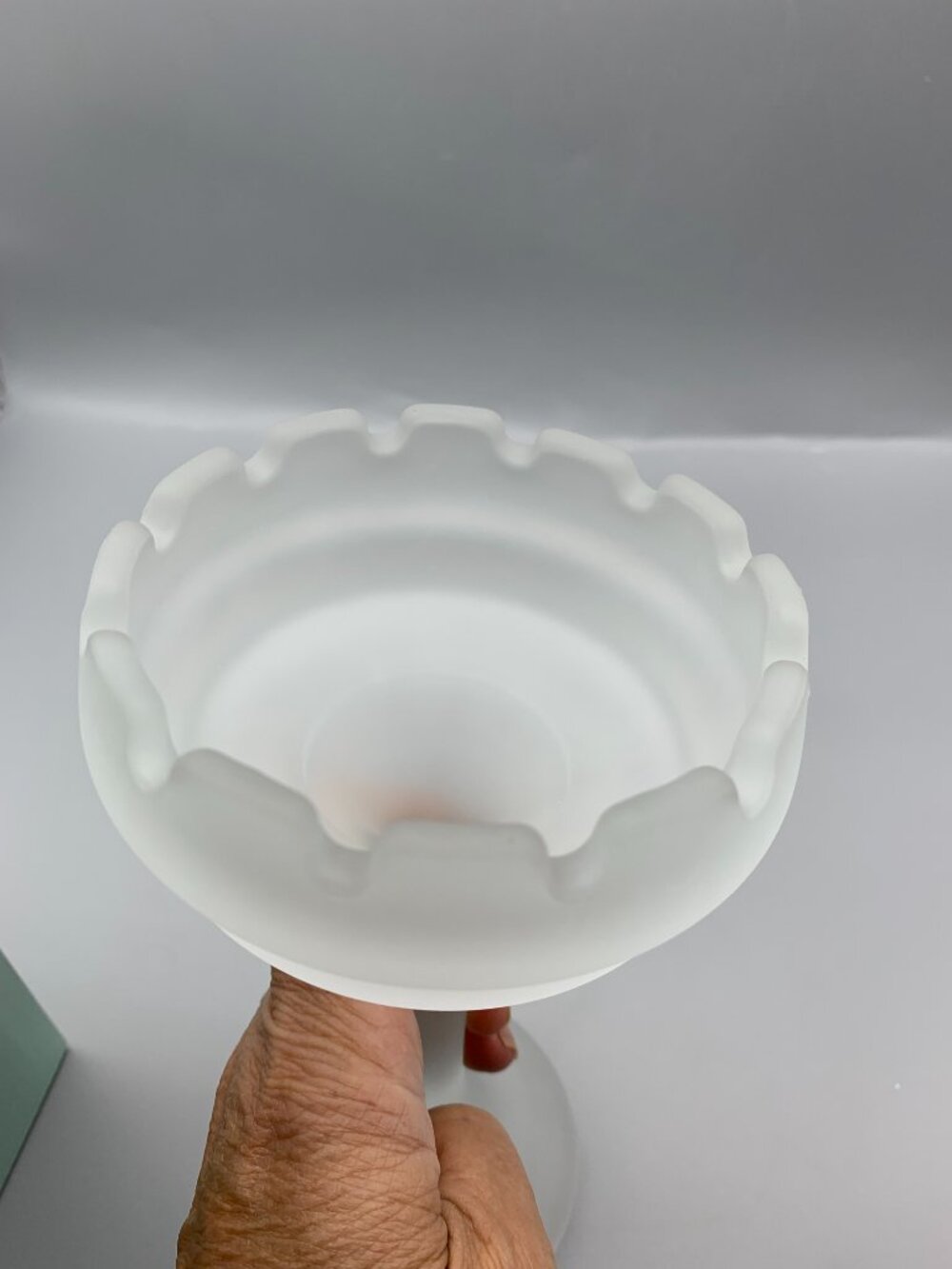 Vintage Partylite Frosted Glass Castle Turret Pedestal Candleholder with Box - Picture 6 of 7